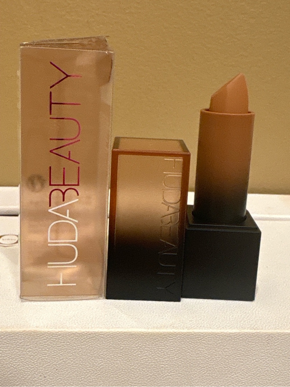 HUDA BEAUTY Creamy Nude Lipstick - Warm Beige